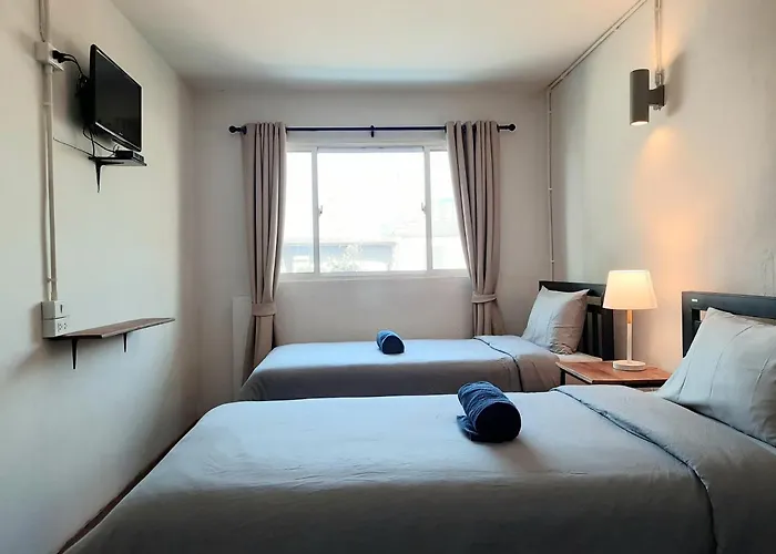 Bed and breakfast Pingplalee Female House