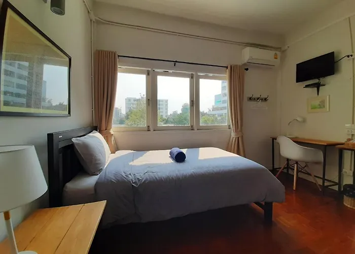 Pingplalee Female House Bed and breakfast *