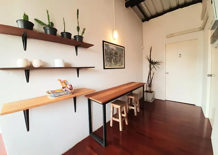 Bed and breakfast Pingplalee Female House